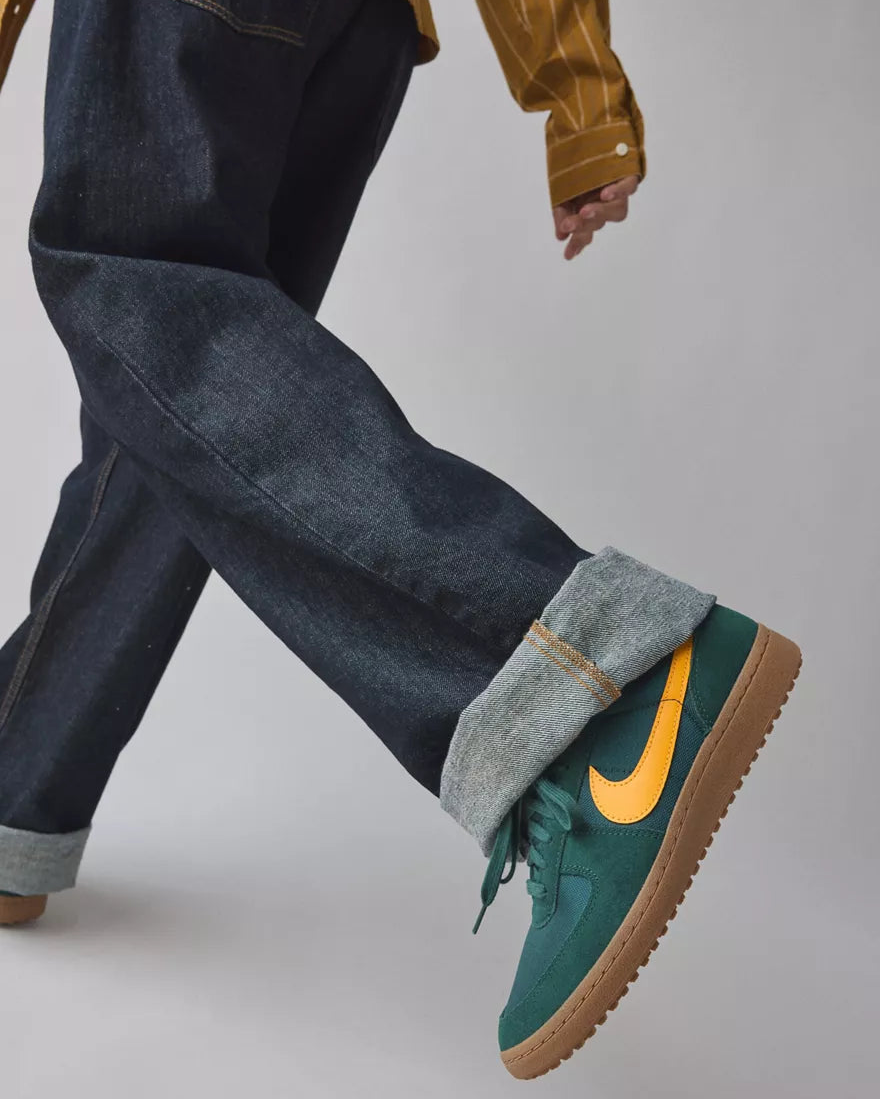 Nike 男款 Field General 運動鞋(專業綠+ 中棕膠底 + 金色點綴)