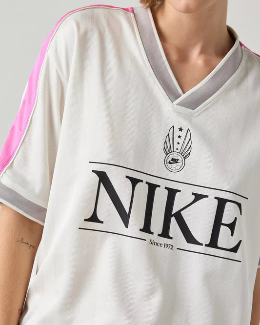 Nike Sportswear V 領運動短袖T (米白色 + 俏粉色)