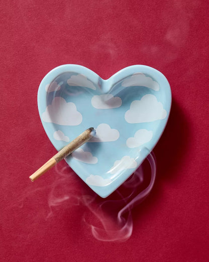 A Shop Of Things 愛心造型煙灰缸