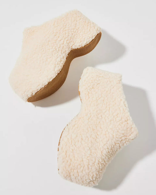 Azalea Wang Dolorita 仿羊羔絨厚底木屐鞋 (米色)