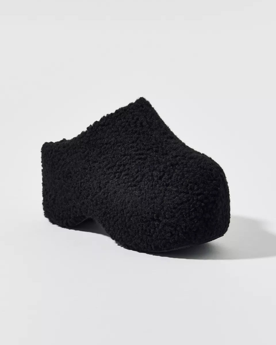 Azalea Wang Dolorita 仿羊羔絨厚底木屐鞋 (黑色)