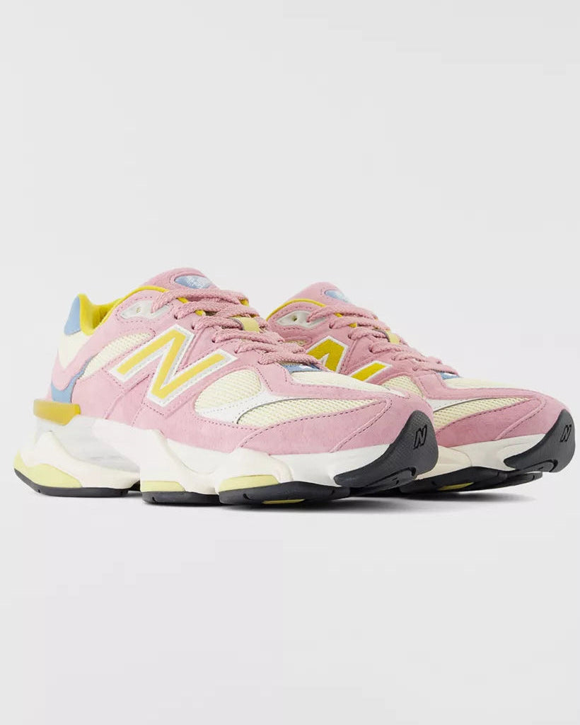 New Balance 9060 男女款 麂皮運動鞋 (蒂芬妮粉藍 + 淺鈣白)