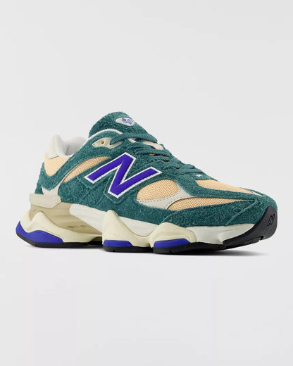 New Balance 9060 男女款 麂皮運動鞋 (新杉綠 + 蜜桃花粉 + 皇家藍)