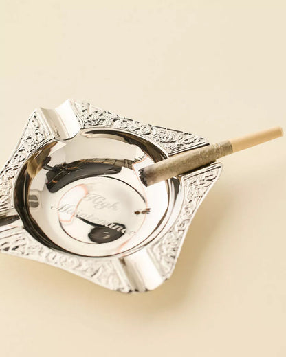 Ornate Etched 黃銅雕刻煙灰缸